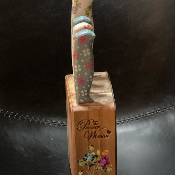 🔪Pioneer Woman Cutlery Set with Wooden Block 🔪 - Picture 2 of 11